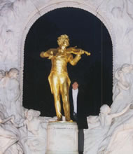 Les Orgues de la salle dorée, La Statue de Strauss fils dans le Stadtpark — L’Autriche