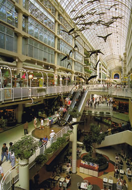 L'ancienne Mairie de Toronto, Eaton Center ... — souvenir du voyage au Canada