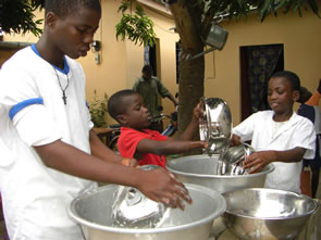 A table — Rencontres africaines