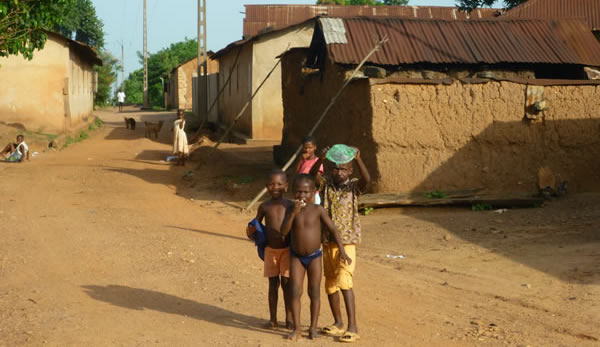 Sur la route - entre Kpalimé et Dzogbégan — Rencontres africaines
