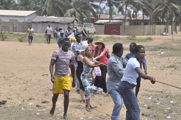 Sur la plage - on tire les filets — Sur un air du Togo