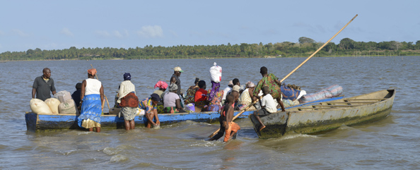 La traversée du lac Togo — Sur un air du Togo