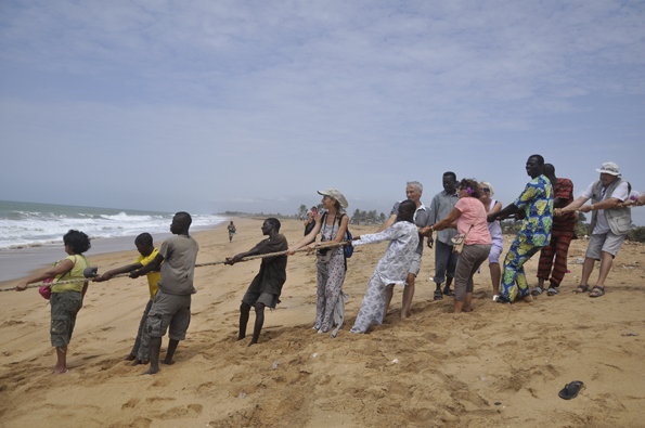 Sur la plage - on tire les filets — Sur un air du Togo