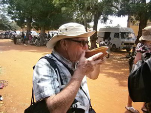 Par les rues de Togoville — Sur un air du Togo