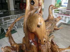 Les détails de la Sculpture — Sur un air du Togo