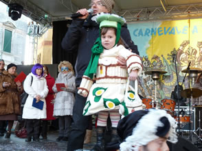 Jeux d'enfants et bal masqués — Venise