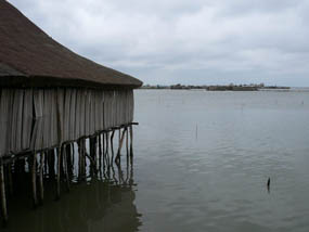 Sur le lac Ahémé — Vie africaine