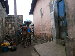 Retour sur la terre ferme — Vie africaine